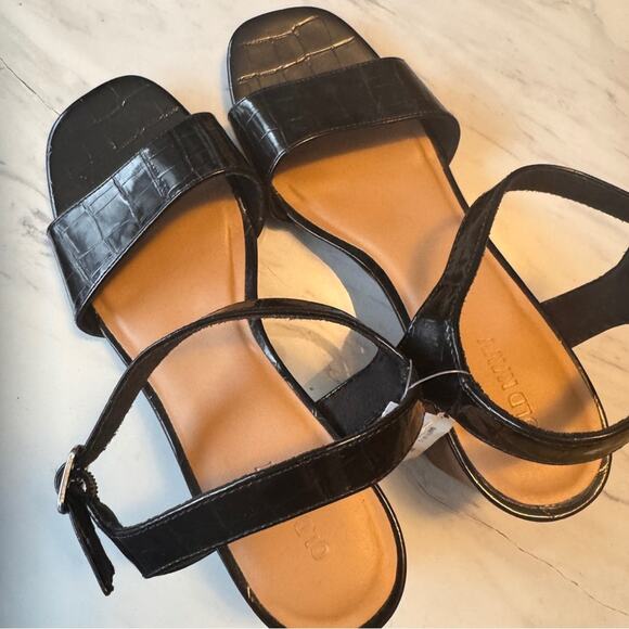 Old Navy Black Jack Heel Ankle Strap Sandals Sz 9 NWT - Picture 6 of 7